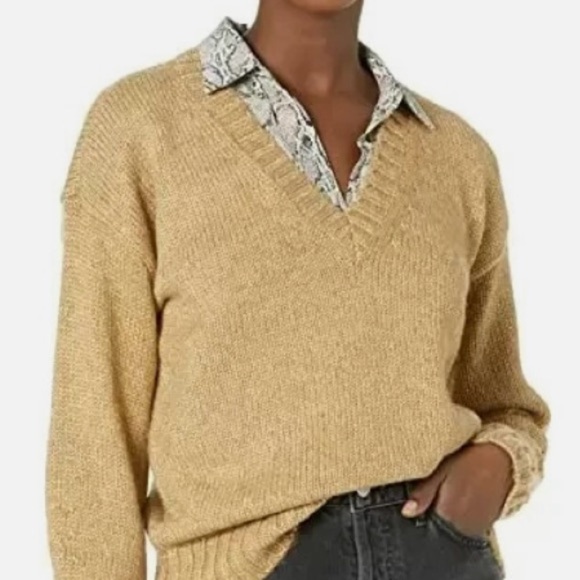 Ralph Lauren Women’s V-Neck Metallic Gold Shimmery Sweater NWT Medium - Picture 12 of 16